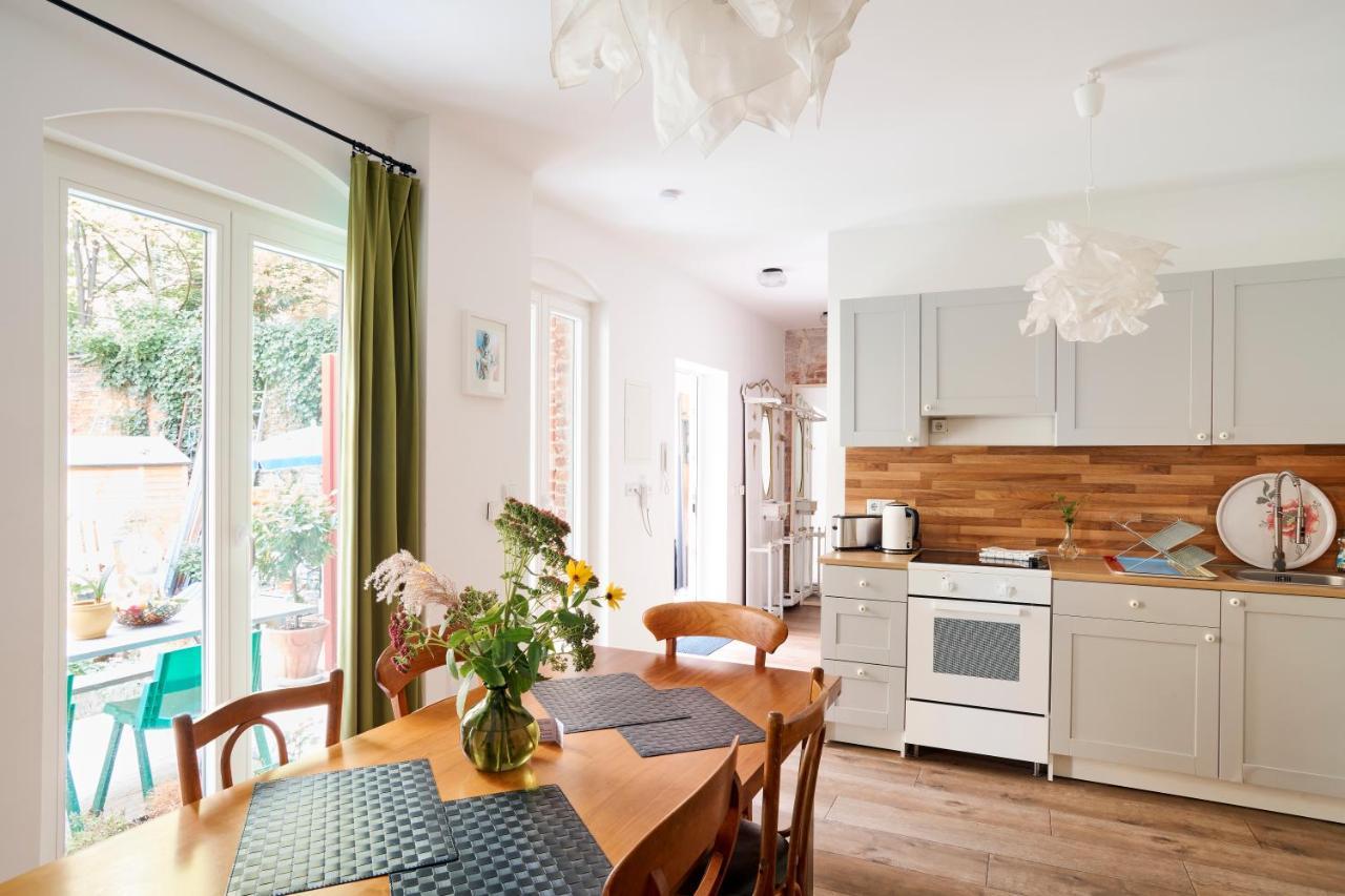Apartamento Beautiful And Cozy Remise For Up To 6 Guests Berlín Exterior foto
